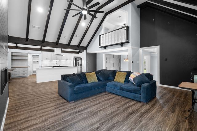 7511 Willow Oak Lane, Arlington, TX 76001