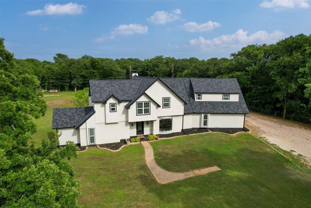 7511 Willow Oak Lane, Arlington, TX 76001