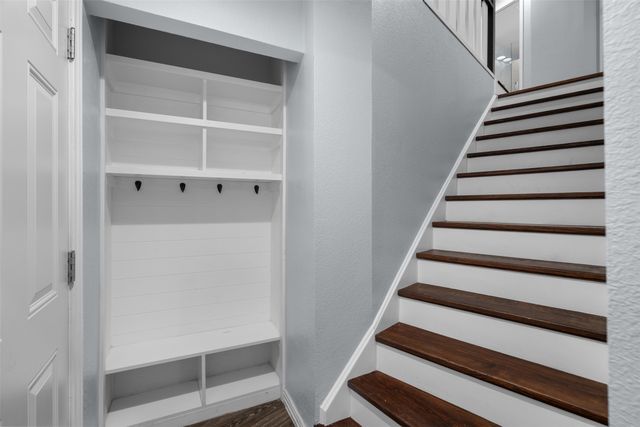 7511 Willow Oak Lane, Arlington, TX 76001