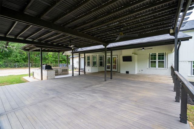 7511 Willow Oak Lane, Arlington, TX 76001