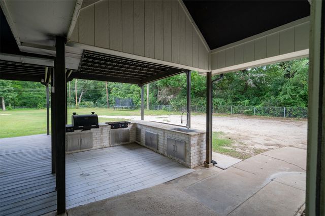 7511 Willow Oak Lane, Arlington, TX 76001