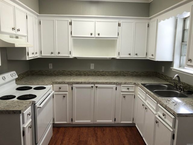 3300 Green Drive, Little Rock, AR 72209