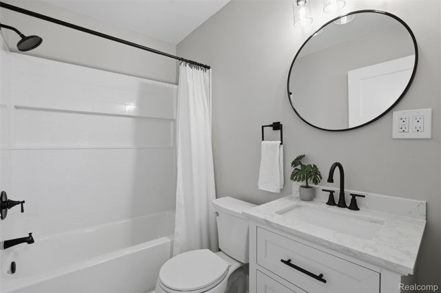 29871 Quinkert Street, Roseville, MI 48066