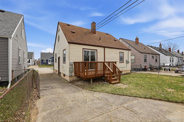 29871 Quinkert Street, Roseville, MI 48066