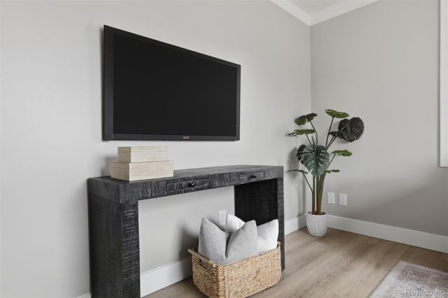 29871 Quinkert Street, Roseville, MI 48066