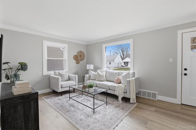 29871 Quinkert Street, Roseville, MI 48066