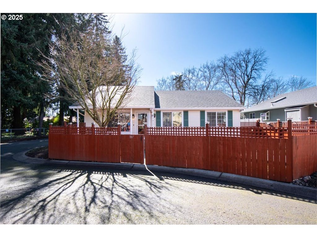 1817 Ne EDGE PARK Loop, Vancouver, WA 98663