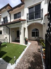 3533 NW 30th Ct, Lauderdale Lakes, FL 33311