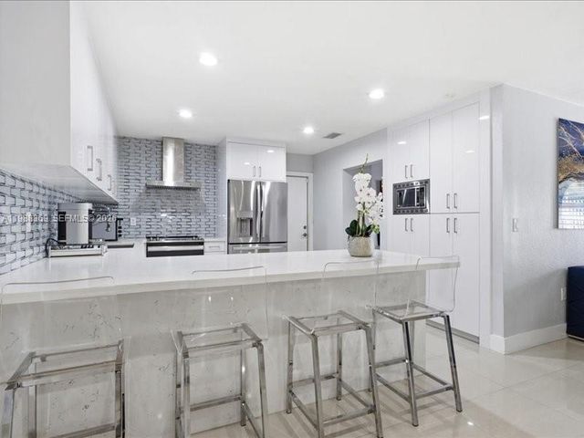 3345 SW 109th Ct, Miami, FL 33165