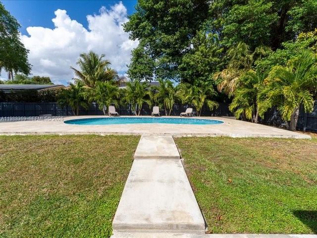 3345 SW 109th Ct, Miami, FL 33165