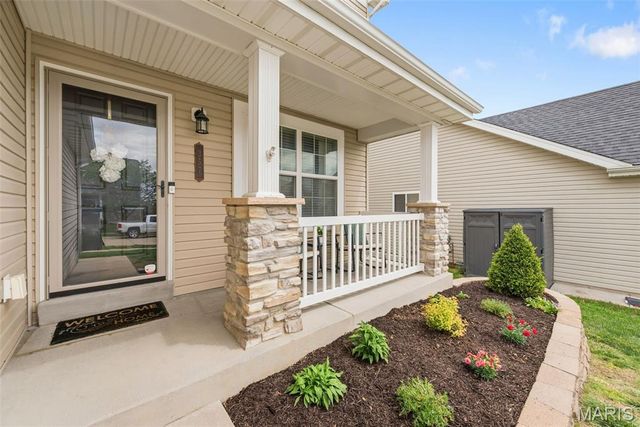 357 Magoffin Trails Court, St Louis, MO 63129