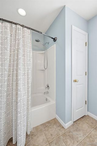 357 Magoffin Trails Court, St Louis, MO 63129