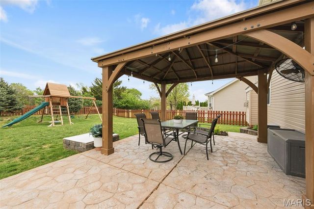 357 Magoffin Trails Court, St Louis, MO 63129
