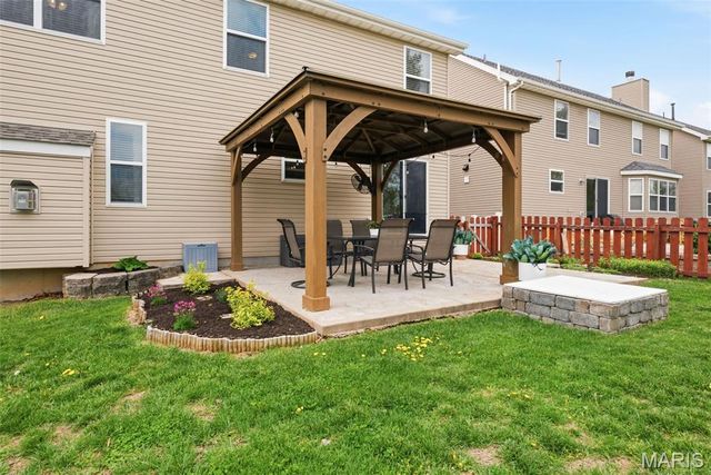 357 Magoffin Trails Court, St Louis, MO 63129