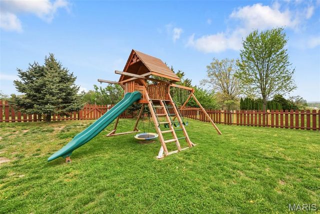 357 Magoffin Trails Court, St Louis, MO 63129