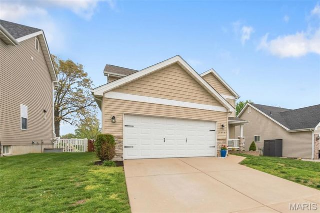 357 Magoffin Trails Court, St Louis, MO 63129