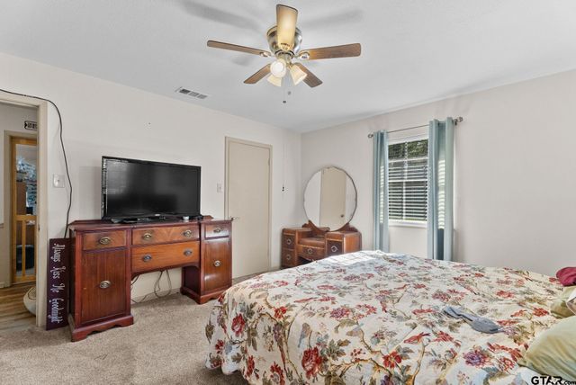 2671 Pineview Dr, Tyler, TX 75704