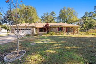 2671 Pineview Dr, Tyler, TX 75704