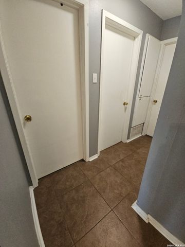 9110 TRIDENT ST, San Antonio, TX 78224