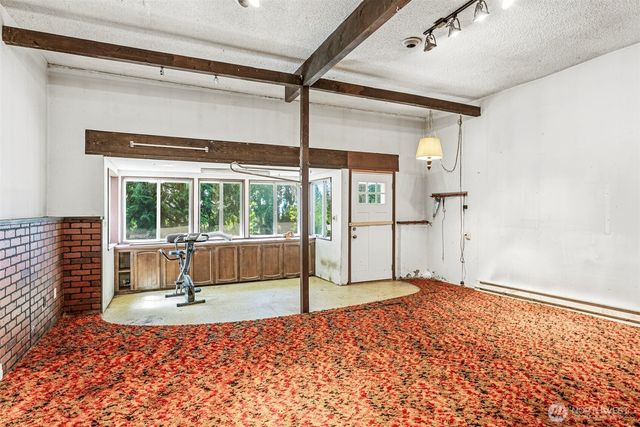3739 Columbia Heights Road, Longview, WA 98632