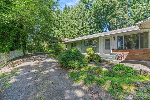 3739 Columbia Heights Road, Longview, WA 98632