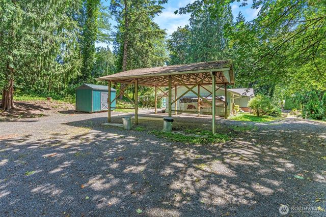 3739 Columbia Heights Road, Longview, WA 98632