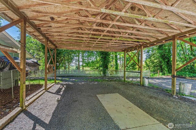 3739 Columbia Heights Road, Longview, WA 98632
