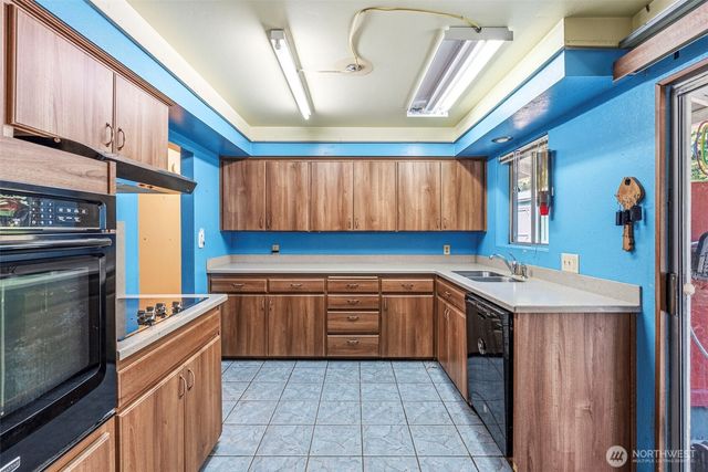 3739 Columbia Heights Road, Longview, WA 98632