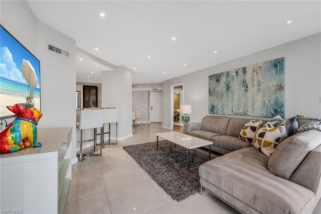 4751 Gulf Shore BLVD N # 1104, Naples, FL 34103