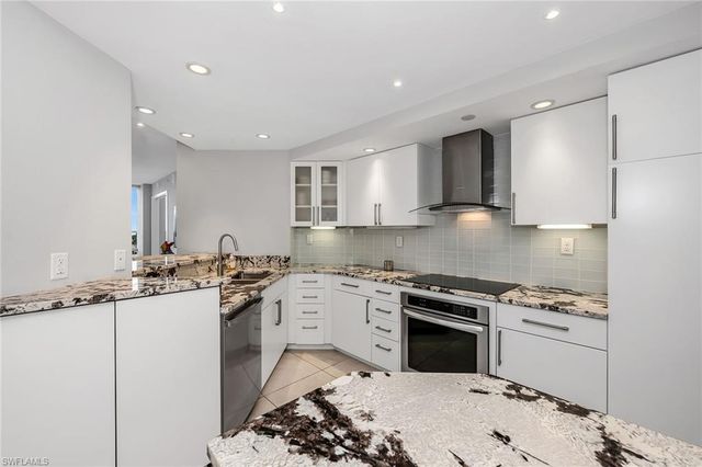 4751 Gulf Shore BLVD N # 1104, Naples, FL 34103