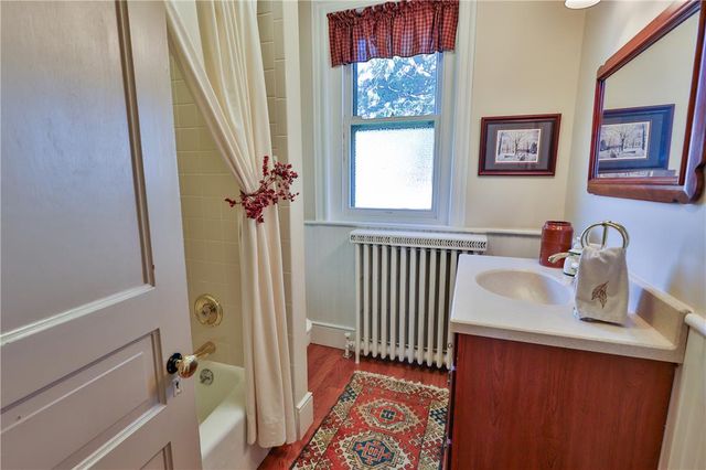 72 West Market Street, Bethlehem City, PA 18018