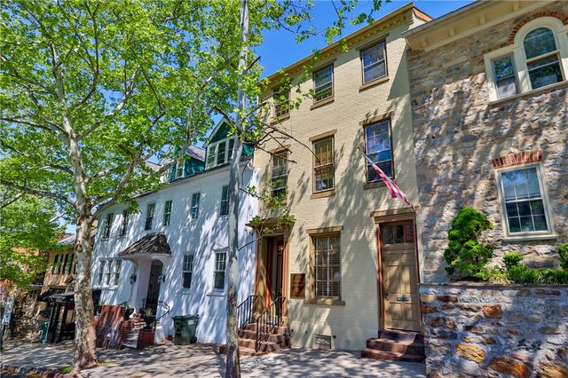 72 West Market Street, Bethlehem City, PA 18018