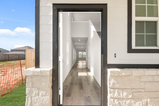 9530 Shady Trail Drive, Conroe, TX 77303