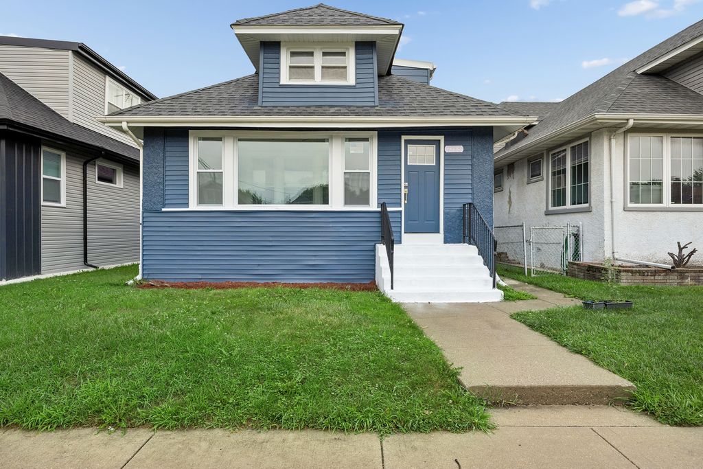 7638 S Merrill Avenue, Chicago, IL 60649