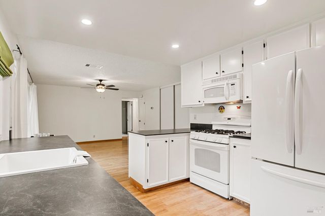 654 Corte Seville, Vacaville, CA 95688