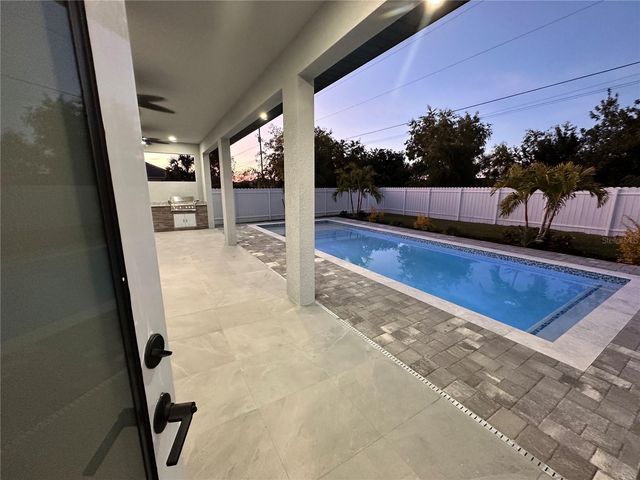 419 NW 4TH TERRACE, Cape Coral, FL 33993