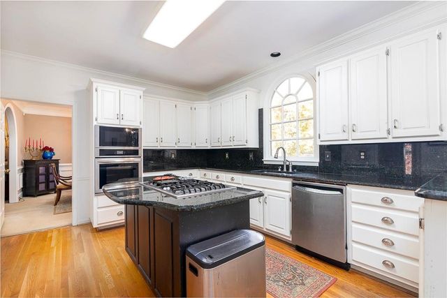 135 Lazy Laurel Chase, Roswell, GA 30076