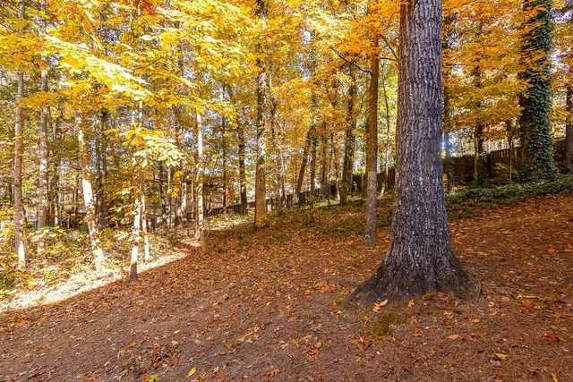 135 Lazy Laurel Chase, Roswell, GA 30076