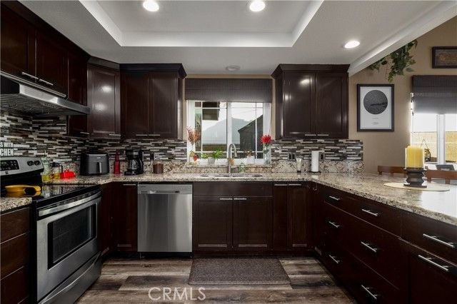 22671 San Joaquin Dr. East Drive, Canyon Lake, CA 92587