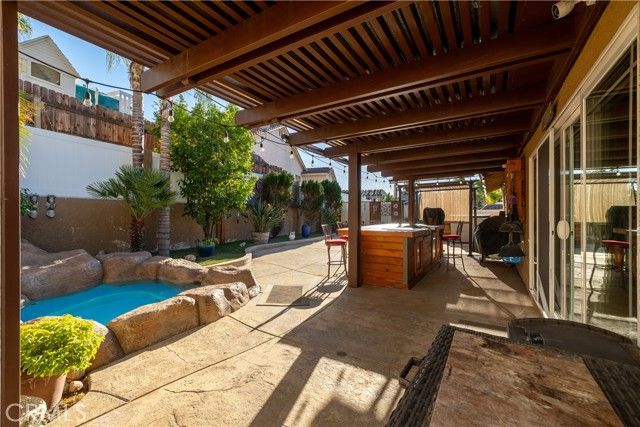 22671 San Joaquin Dr. East Drive, Canyon Lake, CA 92587