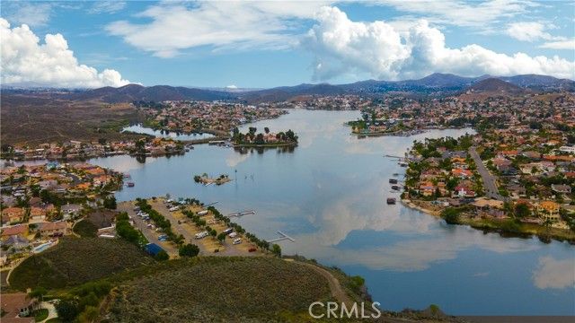 22671 San Joaquin Dr. East Drive, Canyon Lake, CA 92587