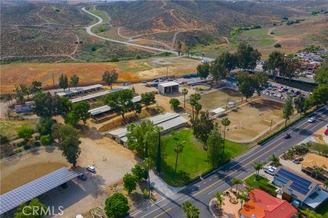 22671 San Joaquin Dr. East Drive, Canyon Lake, CA 92587