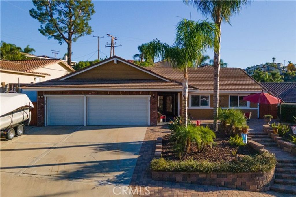 22671 San Joaquin Dr. East Drive, Canyon Lake, CA 92587