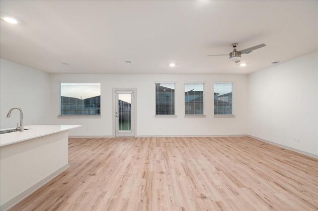 224 Fairfax Ave, San Marcos, TX 78666
