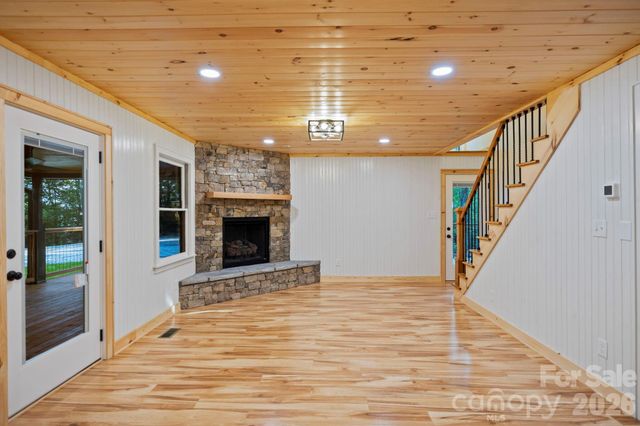 327 Flat Ridge Drive, Lake Toxaway, NC 28774