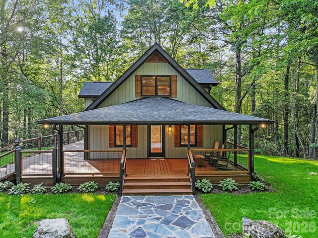 327 Flat Ridge Drive, Lake Toxaway, NC 28774