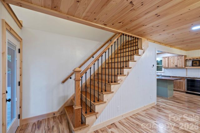 327 Flat Ridge Drive, Lake Toxaway, NC 28774