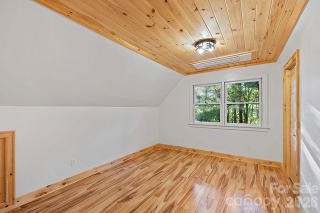 327 Flat Ridge Drive, Lake Toxaway, NC 28774