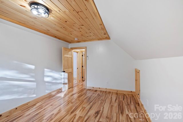 327 Flat Ridge Drive, Lake Toxaway, NC 28774