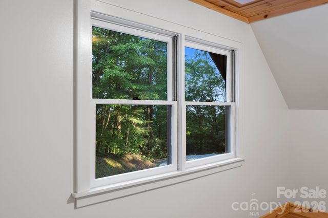327 Flat Ridge Drive, Lake Toxaway, NC 28774